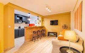 Ciudad Las Artes Gem: Stylish Near Ruzafa & Beach